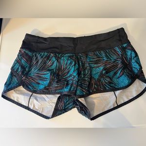 Lululemon Speed-ups 2.5” size 8
